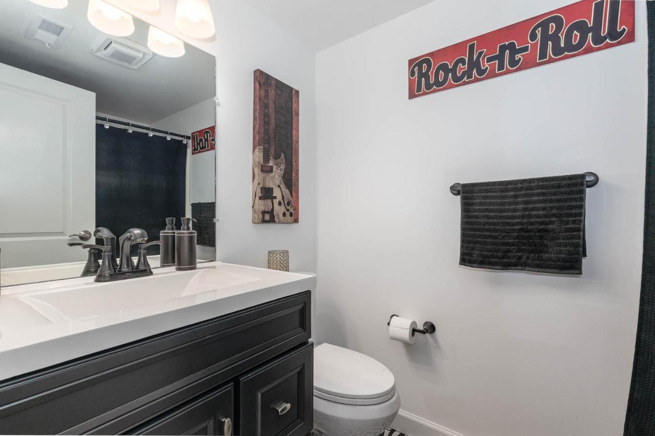 Large, Stunning Elvis Themed Condo,10 Min From Cvg Florence Exterior photo